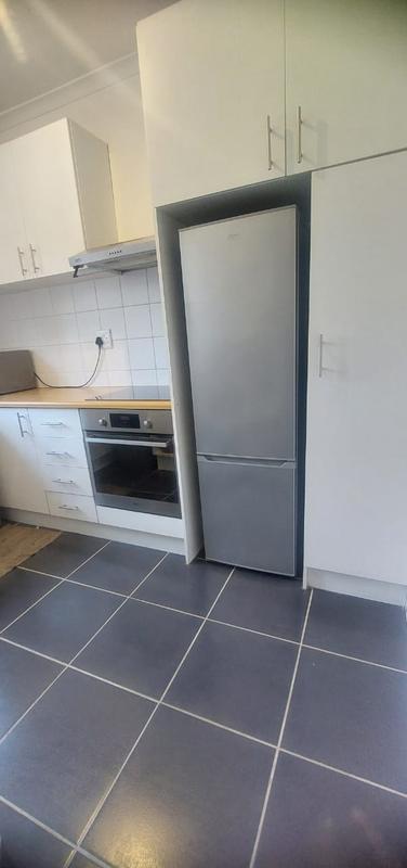 To Let 2 Bedroom Property for Rent in Vredehoek Western Cape